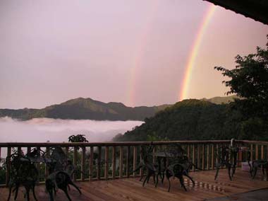 彩虹雲海